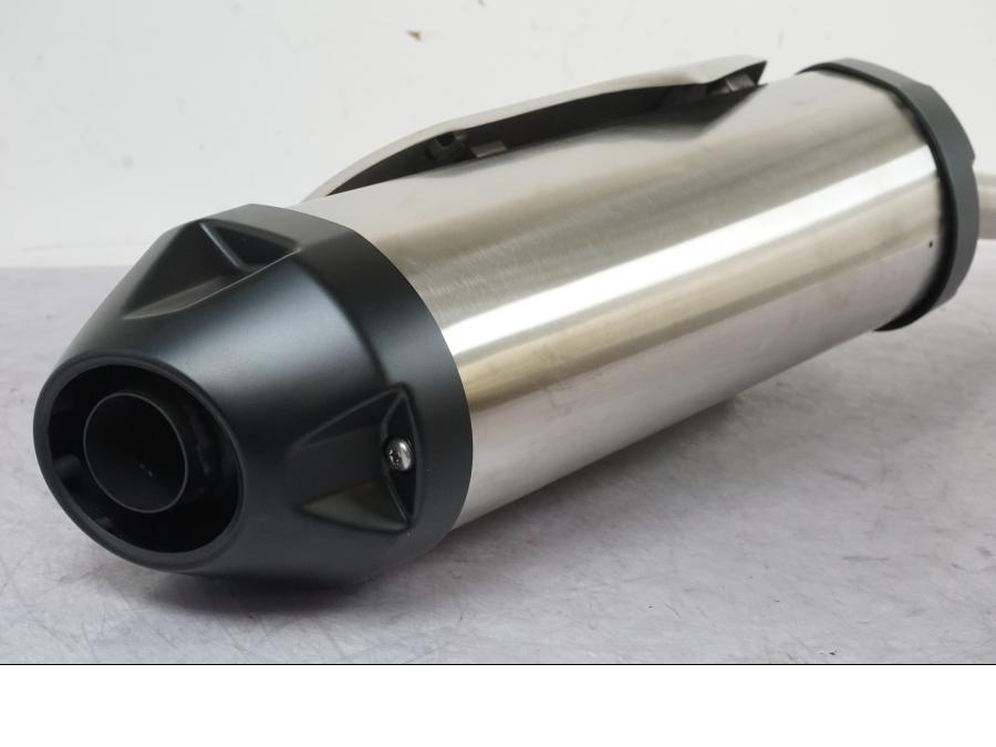 Baksidan på Ljuddämpare från en Triumph Tiger 800 XC -2012 motorcykel.