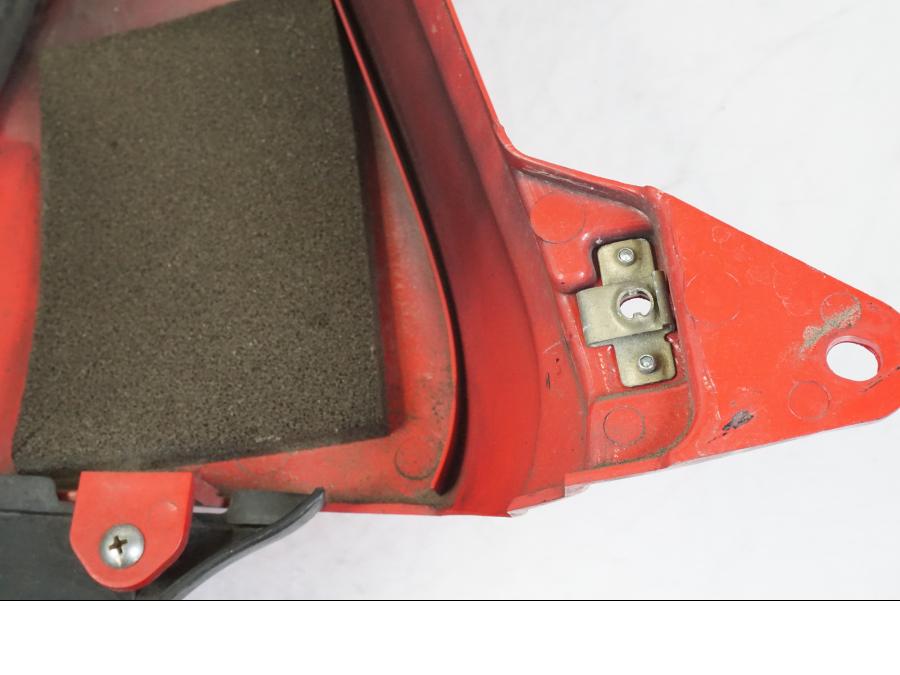 Extrabild2 på Sidkåpa från en Honda CBR 1000 F -1999 motorcykel.