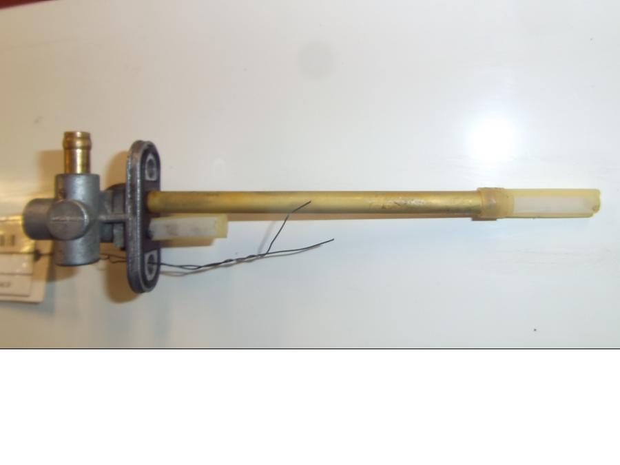 Baksidan på Bensinkran från en KTM 640 Duke -2002 motorcykel.