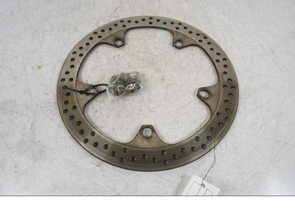 Framsidan på Bromsskiva från en BMW R 850 R -2004 motorcykel.