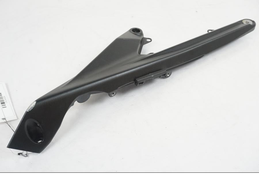 Vänster sida på Bakram från en KTM 1290 Super Duke R EVO -2023 motorcykel.