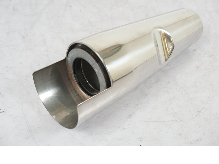 Framsidan på Gaffeldekorrör från en Suzuki VL 800 -2002 motorcykel.