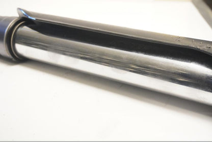 Snett nerifrån på Gaffelben från en KTM 640 SM -2003 motorcykel.