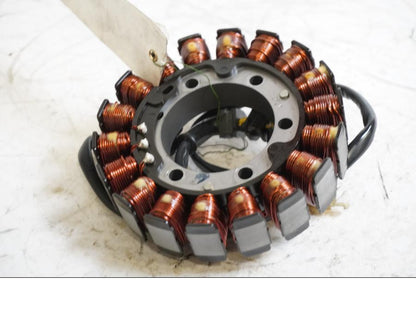 Framsidan på Generator från en Honda VT 600 C -1999 motorcykel.