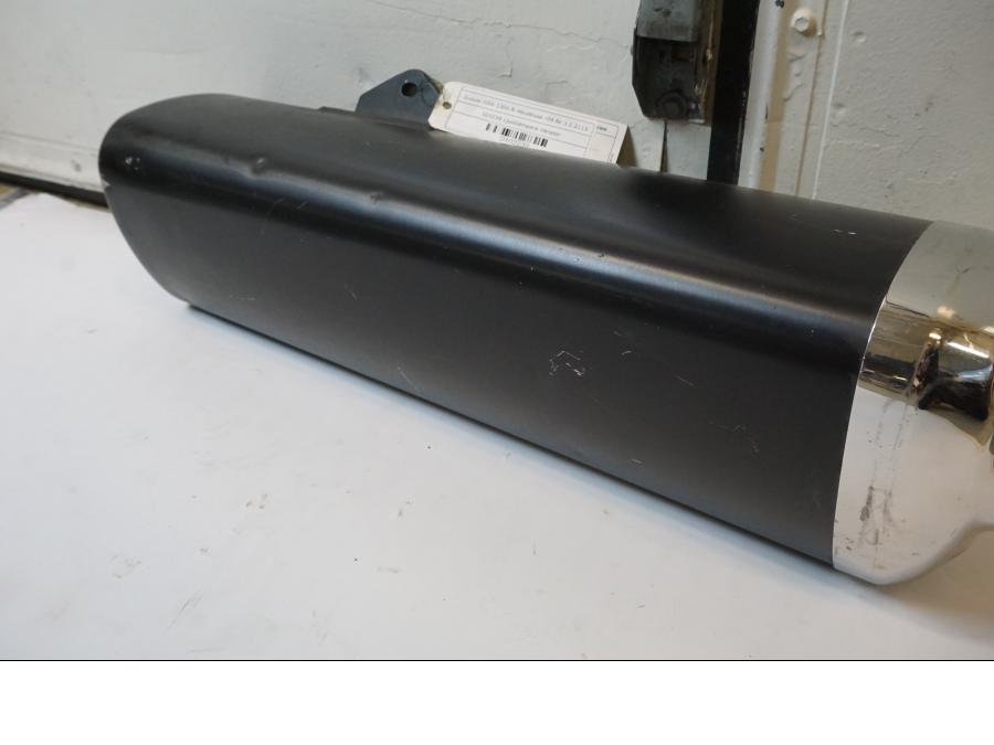 Vänster sida på Ljuddämpare från en Suzuki GSX 1300 R -2009 motorcykel.