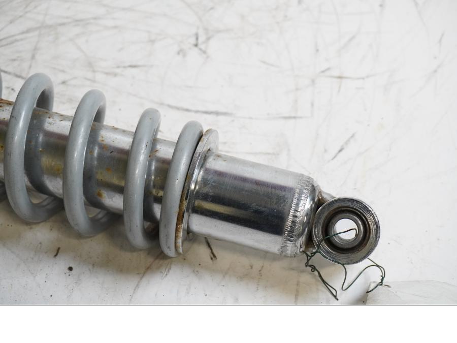 Vänster sida på Stötdämpare från en BMW R 1200 C -2002 motorcykel.