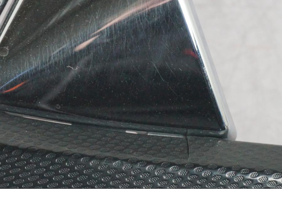 Höger sida på Sidopanel från en Suzuki GSF 1250 -2010 motorcykel.