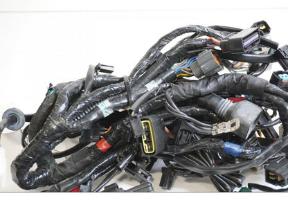 Höger sida på Kabelstam från en Triumph Street Triple R -2011 motorcykel.