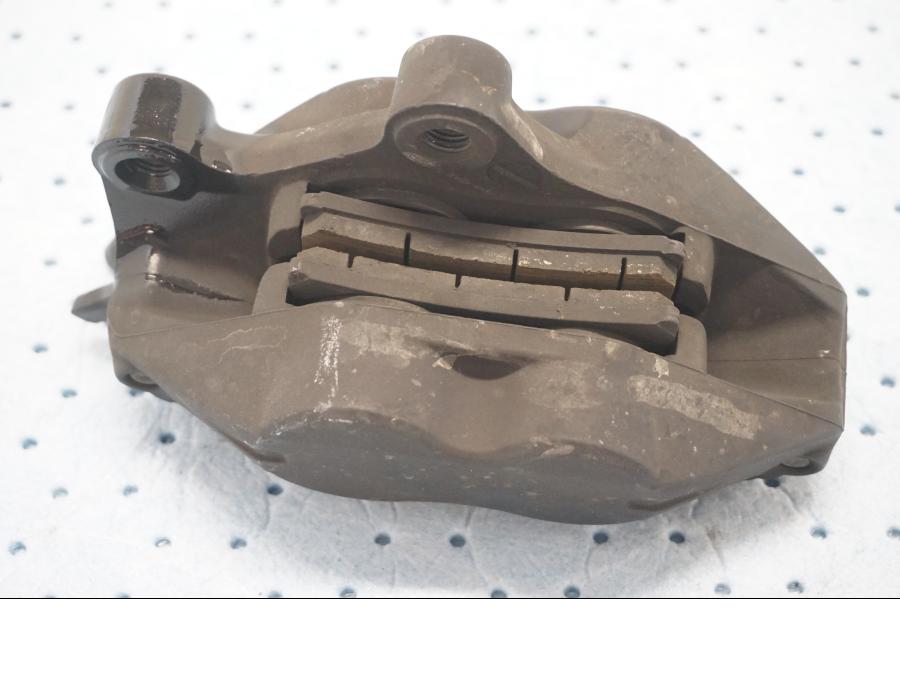 Baksidan på Bromsok från en BMW F 800 ST -2007 motorcykel.