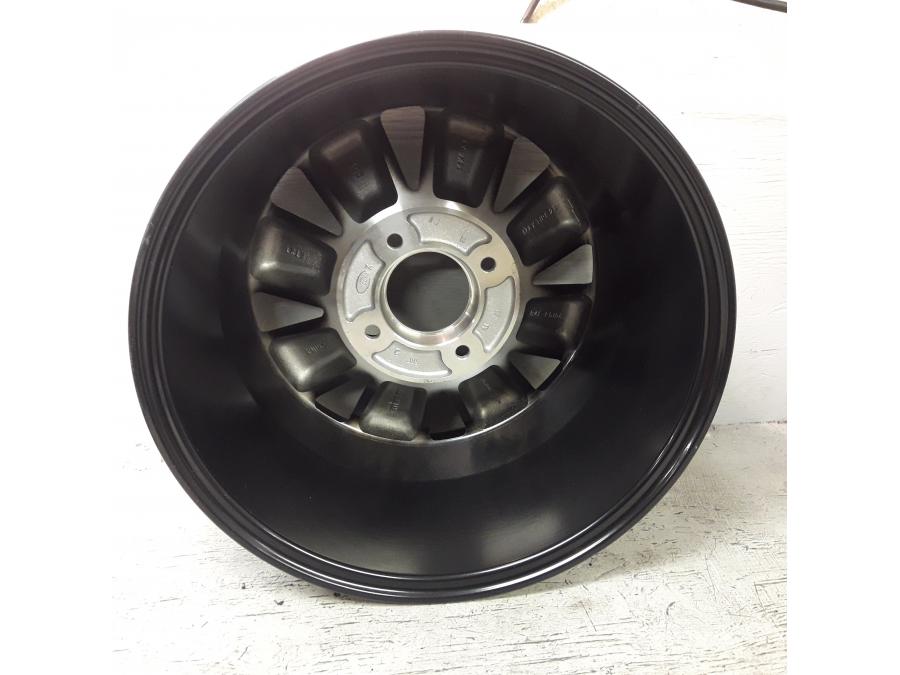 Baksidan på Fälg från en Yamaha YFM700 -2019 ATV.