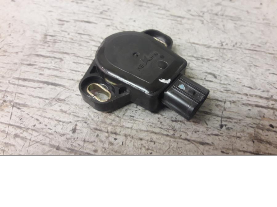 Framsidan på TPS från en Honda CBR 1000 RR -2004 motorcykel.