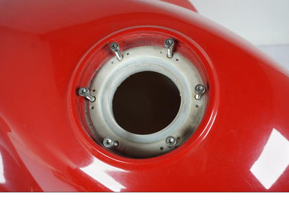 Vänster sida på Bensintank från en BMW R 1100 RS -1997 motorcykel.