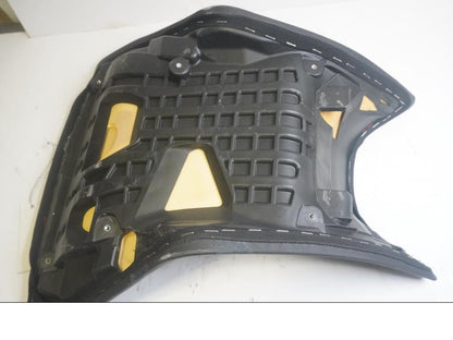 Snett nerifrån på Sadel från en Ducati Multistrada 1260 -2019 motorcykel.