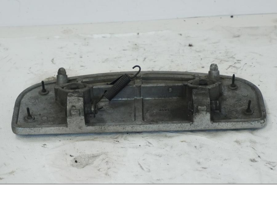 Snett nerifrån på Fotplatta från en Kawasaki VN 1500 -1996 motorcykel.