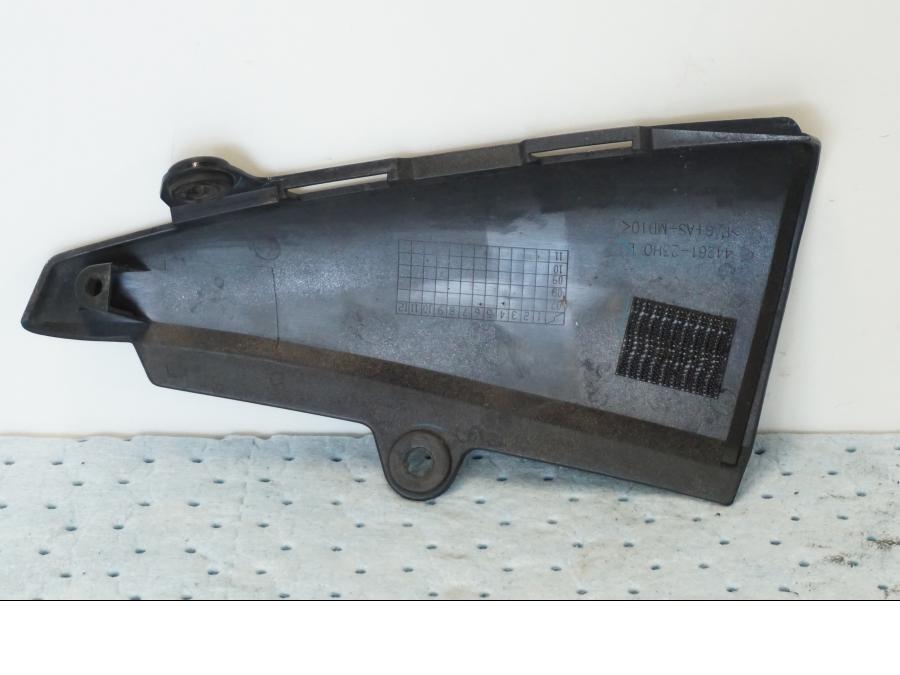 Snett uppifrån på Bensintankskåpa från en Suzuki GSX 1300 BK -2008 motorcykel.