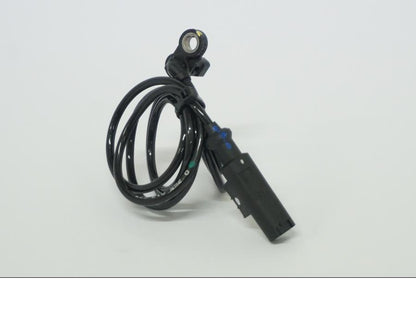 Baksidan på ABS givare från en Ducati Desert X -2022 motorcykel.