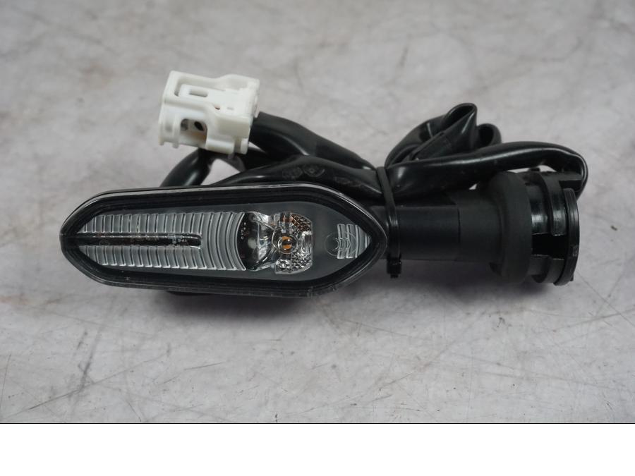 Framsidan på Blinkers LED från en Yamaha MT-09 -2024 motorcykel.