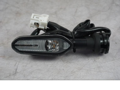 Framsidan på Blinkers LED från en Yamaha MT-09 -2024 motorcykel.