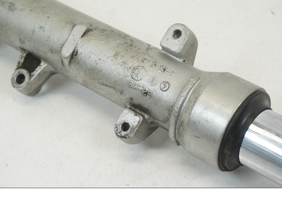 Extrabild5 på Gaffelben från en Honda CB 750 -2002 motorcykel.