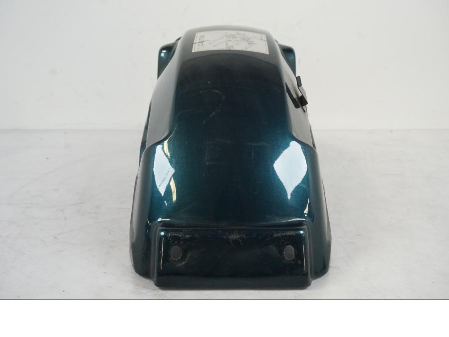 Snett uppifrån på Bakskärm från en Kawasaki VN 750 -1993 motorcykel.