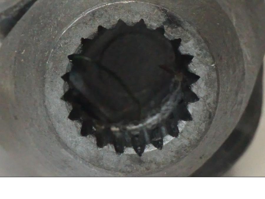 Vänster sida på Kardanaxel från en BMW R 1200 C -2002 motorcykel.