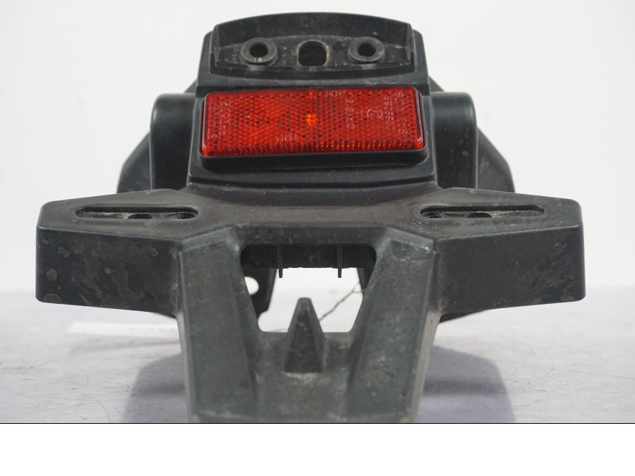 Höger sida på Skylthållare från en Yamaha MT-09 -2016 motorcykel.