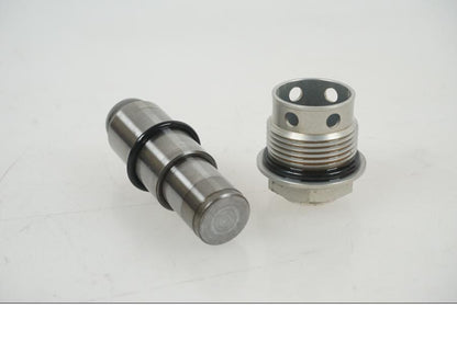 Framsidan på Kamkedjesträckare från en KTM 1290 Super Duke R -2021 motorcykel.