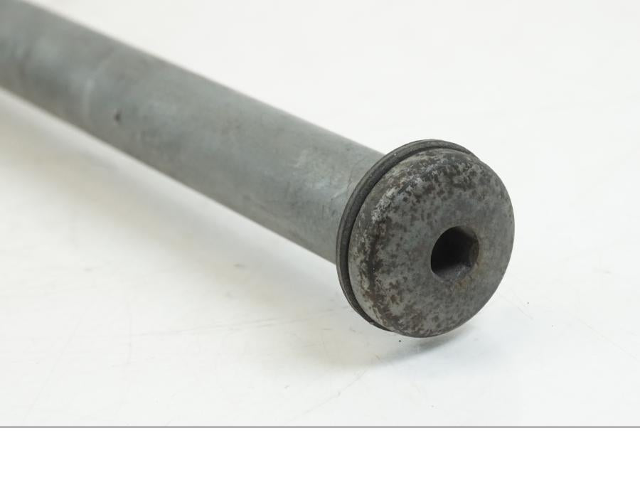 Höger sida på Axel från en Honda ST 1300 -2002 motorcykel.