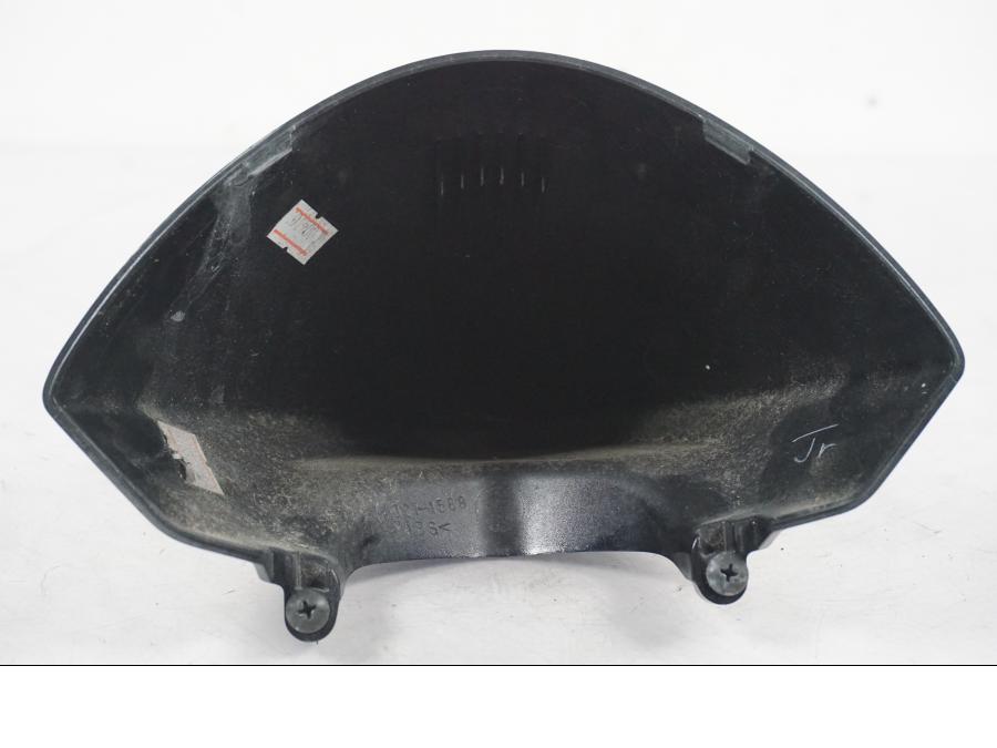 Snett uppifrån på Instrumentpanelkåpa från en Kawasaki ER-6N ABS -2010 motorcykel.