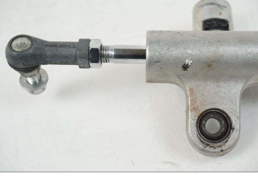 Snett uppifrån på Styrdämpare från en Suzuki GSX-R 1000 -2007 motorcykel.