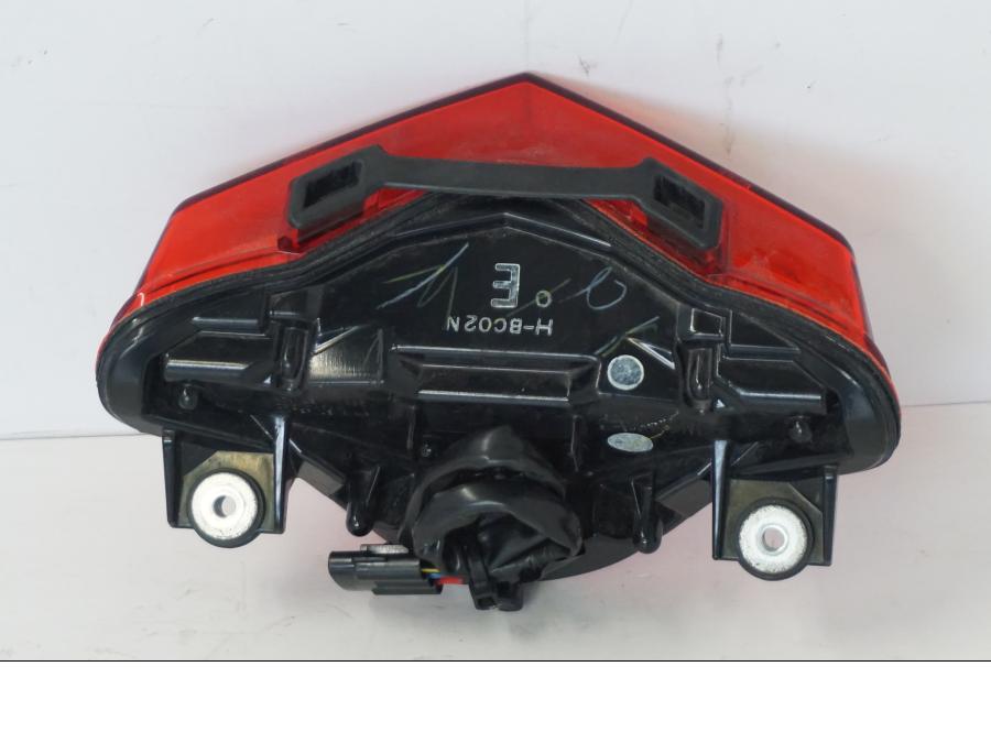 Snett nerifrån på Baklampa från en Kawasaki ER-6N -2012 motorcykel.