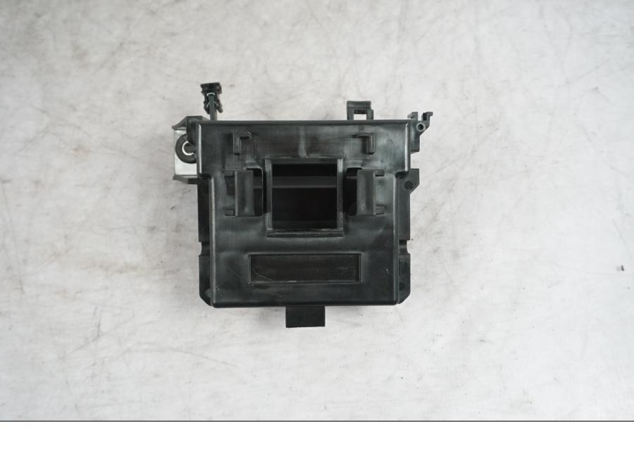 Framsidan på Fäste från en BMW S 1000 XR -2019 motorcykel.