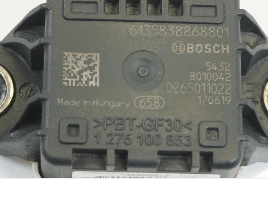 Vänster sida på Acceleration Sensor från en BMW R 1200 GS -2018 motorcykel.