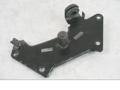 Vänster sida på Bensintankfäste från en Triumph Tiger Explorer -2013 motorcykel.