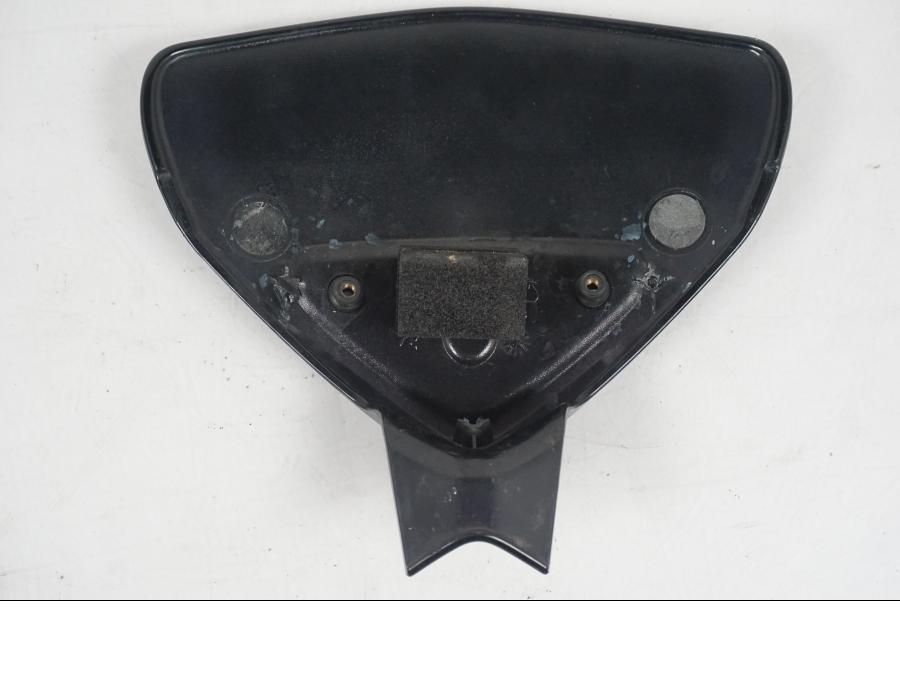 Höger sida på Vindruta från en MV Agusta Dragster -2014 motorcykel.