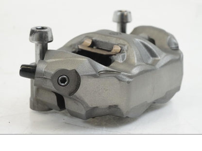 Snett uppifrån på Bromsok från en Triumph Speed Triple -2021 motorcykel.