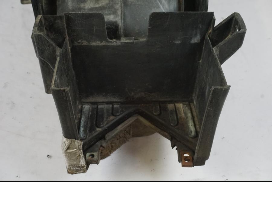 Snett nerifrån på Undertail från en Honda VFR 750 -1994 motorcykel.