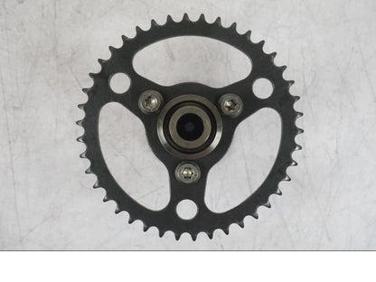 Snett nerifrån på Kamaxel från en BMW R 1200 GS -2018 motorcykel.