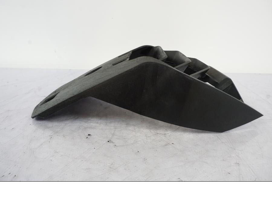 Höger sida på Hasplåt från en KTM 125 Duke -2017 motorcykel.