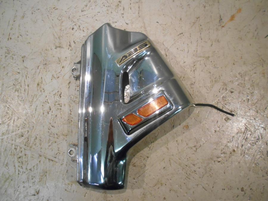 Baksidan på Gaffelbendekor från en Honda GL 1800 -2001 motorcykel.