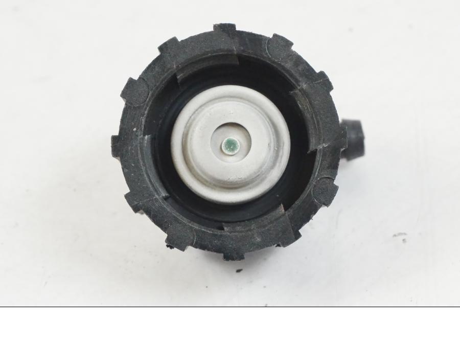 Vänster sida på Vattenkylarlock från en KTM 1290 Super Duke R -2022 motorcykel.