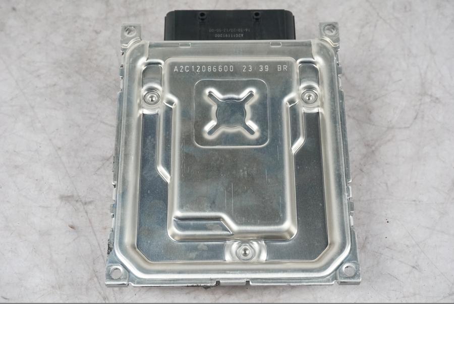 Snett uppifrån på CDI / ECU från en Ducati Multistrada V4 -2024 motorcykel.