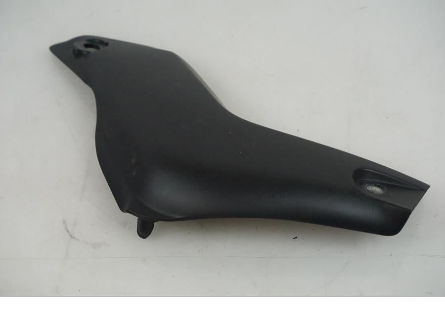 Baksidan på Värmeskydd från en Honda CBR 1000 -2005 motorcykel.