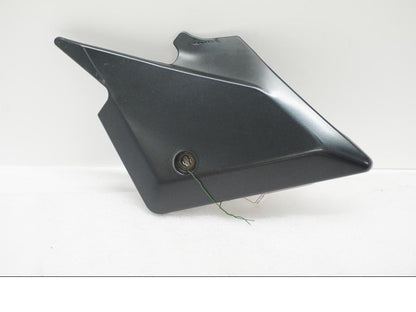 Framsidan på Sidopanel från en Suzuki SV 1000 -2007 motorcykel.