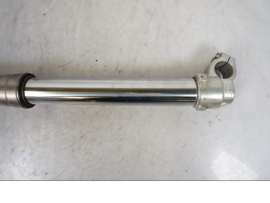 Höger sida på Gaffelben från en KTM 640 SM -2005 motorcykel.