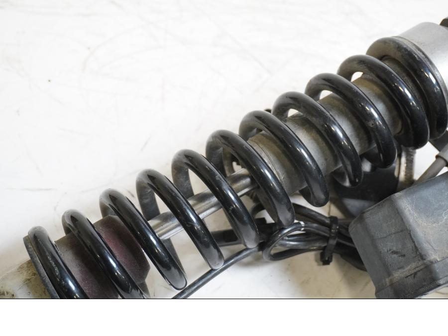 Höger sida på Stötdämpare ESA från en BMW R 1200 GSA -2008 motorcykel.