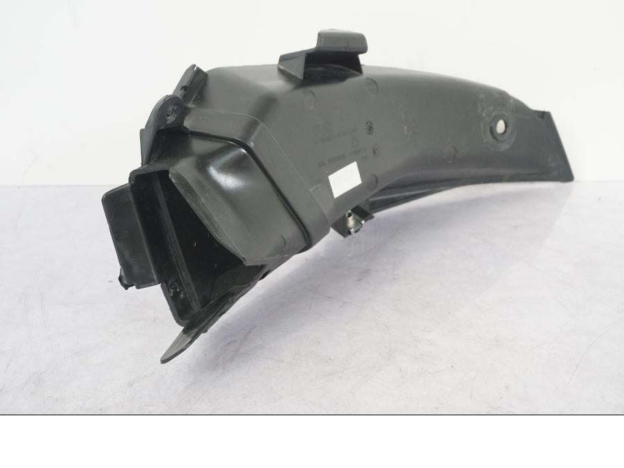 Vänster sida på Luftintag från en KTM 1290 Super Adventure R -2018 motorcykel.