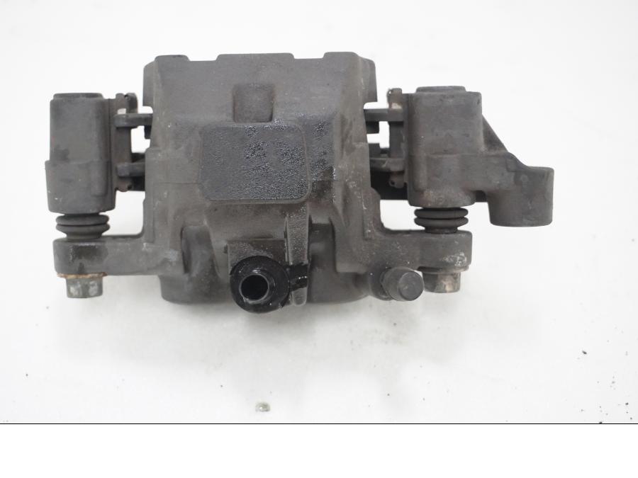 Höger sida på Bromsok från en Yamaha MT-03 -2007 motorcykel.