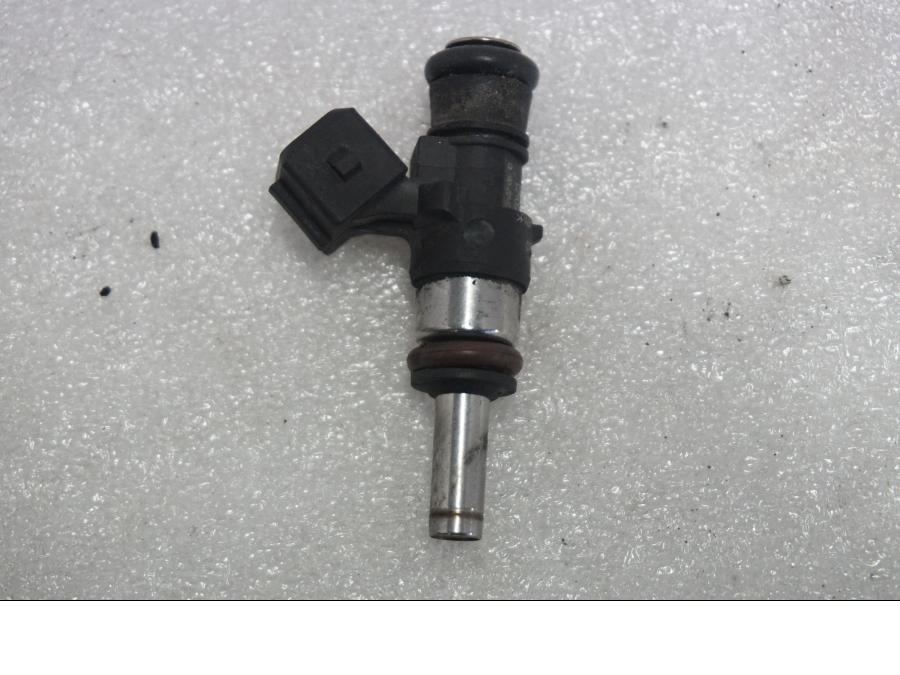 Baksidan på Spridare från en BMW K 1300 R -2011 motorcykel.