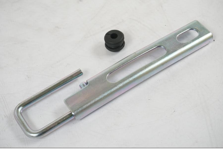 Framsidan på Sadellåsmekanism från en Kawasaki Z 900 -2021 motorcykel.